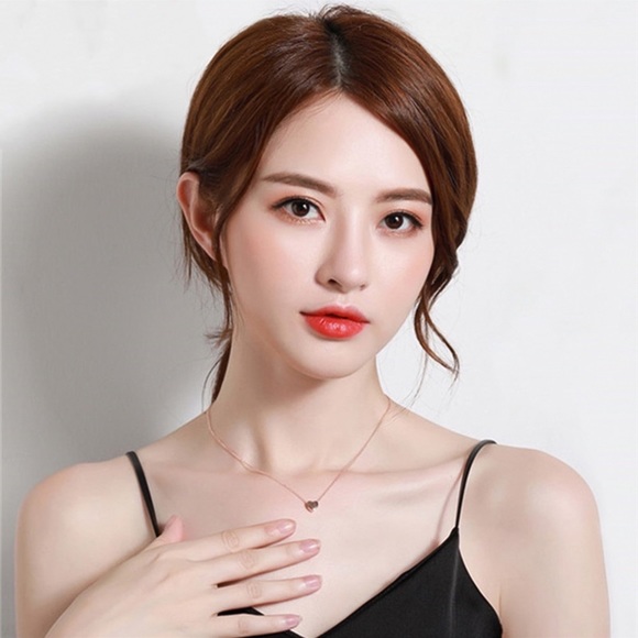 Gold Heart Pendant Clasp Back Necklace - Picture 3 of 7